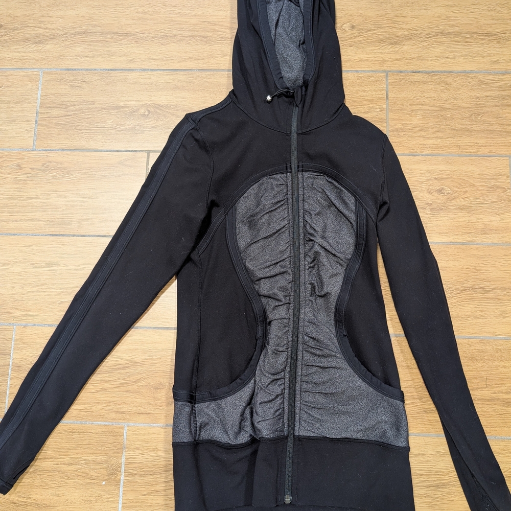 lululemon athletica Black and Gray Sweatshirt